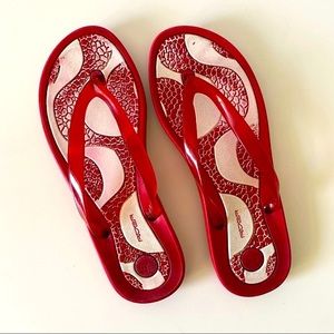 Rider red and white rubber flip flop sandals size 9 womens